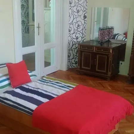 Horvath Apartmanhaz Капошвар