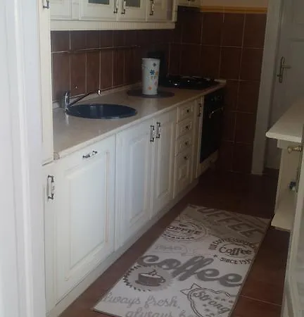 Horvath Apartmanhaz Гостевой дом *