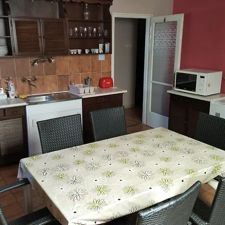 Horvath Apartmanhaz 게스트하우스 *