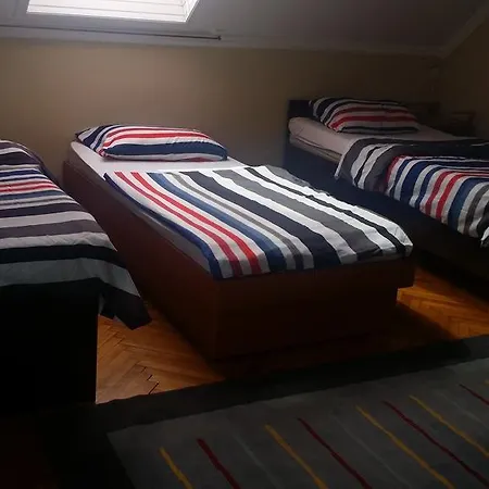 Horvath Apartmanhaz Гостевой дом Капошвар