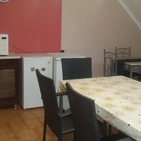 Horvath Apartmanhaz Guest house